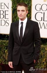 组图：金球奖红毯男星潇洒比帅 简单展魅力