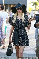 组图：帕里斯-希尔顿潮店扫货毫不惜金