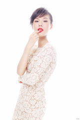 组图：商侃写真复古诱惑 红唇透视媚眼如丝