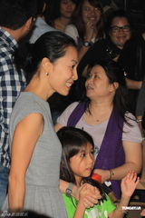 组图：林海峰栋笃笑最终场 草蜢任嘉宾杨千嬅捧场