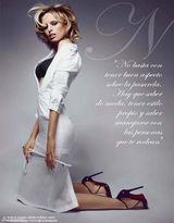 组图：卡罗莱娜-科库娃登杂志封面展性感风情