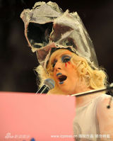 幻灯图集：群星璀璨MOCA舞会 朱莉皮特秀情侣装