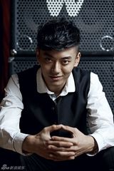 组图：陈月末全新时尚大片 诠释轻熟绅士极具魅力