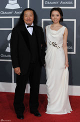 高清组图：第52届格莱美红毯 张靓颖携喜多郎亮相