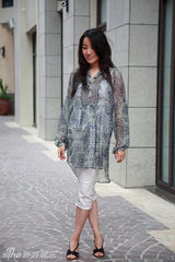 组图：王雅捷最新街拍秀最炫民族风