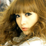 高清组图：柳岩凸显傲人胸器 直言被爱的女人最性感