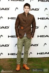 组图：韩星朴有焕曹安等出席时装秀 