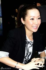 幻灯图：邓萃雯录制主题曲 关心妍未签约新公司 