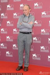 组图：导演怀斯曼独撑电影《在伯克利》发布会