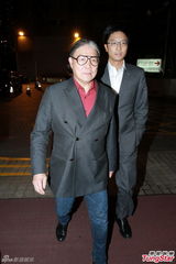 组图：霍震霆见长孙心情大好 劝儿媳晶晶多休息