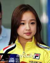 组图：韩国体操选手孙妍在启程前往莫斯科训练
