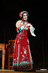 组图：刘晓庆挑战舞台剧 容颜不老饰演赛金花