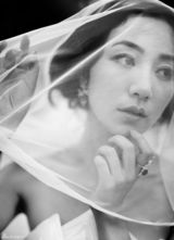 组图：韩雪白纱出镜 置身梦幻森林化身童话公主