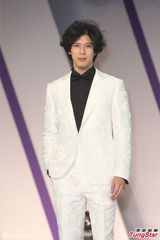 组图：梦幻之星总决赛林又立深V礼服压学妹