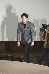 独家高清：尹恩惠撑新剧发布 郑容和李东健撞脸