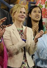 组图：妮可-基德曼与老公观战美网 凯斯热吻娇妻