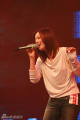 组图：中歌榜厦门欢唱会 张靓颖苏醒等献唱