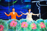 组图：凤凰传奇助阵安徽春晚唱响《荷塘月色》