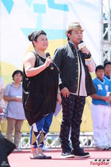 组图：蔡康永顶高温率千人唱反核歌曲