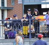 高清组图：贝克汉姆带三个儿子迪斯尼乐园游玩