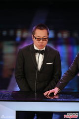 组图：杜汶泽彭浩翔为最佳新演员颁奖台上逗乐