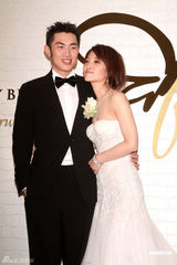 高清组图：蔡依林担任美丽伴娘 参加姐姐婚礼