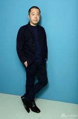 组图：贾樟柯携《天注定》亮相 拍写真随性自然