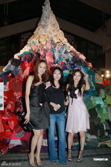 高清组图：蒙嘉慧怒对偷拍者 直言艺人很可怜 