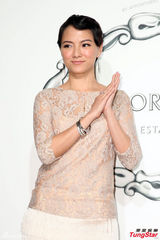 李心洁否认为梁洛施牵线 谈王菲：婚姻需包容