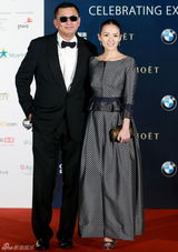 组图：亚洲电影大奖红毯春色浓 众女星挤胸露腿