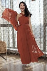 组图：辣妈施雁挑战家居风 优雅写真火热出炉