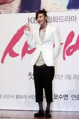 高清组图：张根硕允儿等宣传《爱情雨》十足养眼