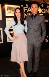 组图：董璇高云翔夫妻携手甜蜜亮相摩登夜