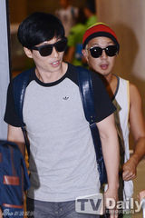 组图：《Running Man》返韩 短裤拖鞋好清凉