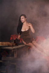 组图：H奶苏梓玲大尺度写真 演绎风骚酒娘