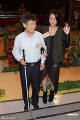 组图：谢安琪称婆婆沟通无代沟 罗霖中秋做慈善