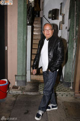 组图：梁靖琪承认离婚 与老公是朋友仍相聚过年