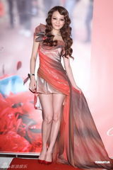 组图：张韶涵变西班牙女郎 承认有交往对象引关注