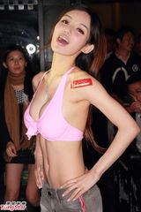 高清组图：女星齐集比基尼派对 众嫩模争妍斗丽