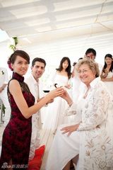 高清图：梁咏琪百张婚礼大片庆纸婚 重温幸福时刻