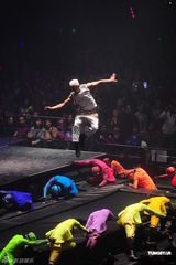 组图：郭富城圣诞开唱引疯狂 熊黛林全场现身支持