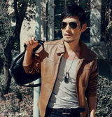 组图：严宽拍写真粗犷有型 都市浪子魅力十足 