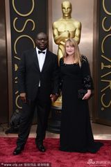 组图：86届奥斯卡红毯星光闪耀 高贵与奇葩并存