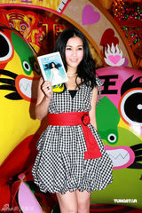 幻灯组图：谢安琪香港签唱会 矢口否认遭到TVB封杀