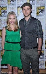 高清组图：贾斯汀和阿曼达-塞弗里德亮相圣地亚哥