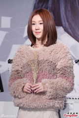 组图：新人白安发片嗓音独特