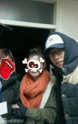 组图：众韩星积极参与总统票选 晒个性认证照