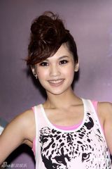 幻灯图：杨丞琳个唱完美落幕 结束魔鬼训练大快朵颐