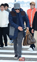 组图：SJ少女时代f(x)等赴新加坡准备家族巡演