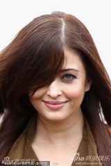 高清组图：《女英雄》记者会 艾西瓦娅-雷展风情